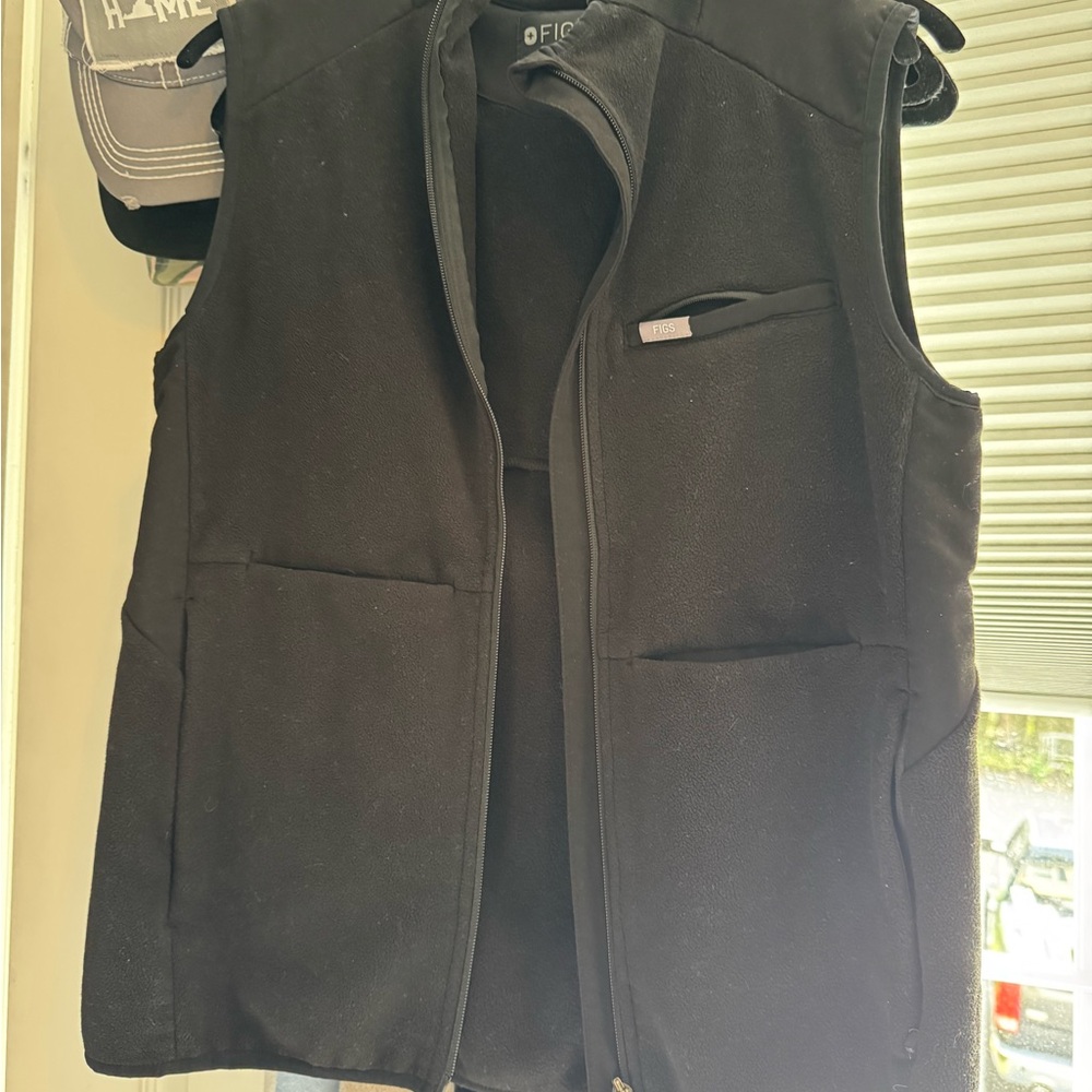 Figs Black Fleece Scrub Vest